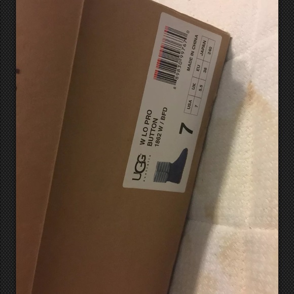 Ugh size 7 women’s - Picture 3 of 3